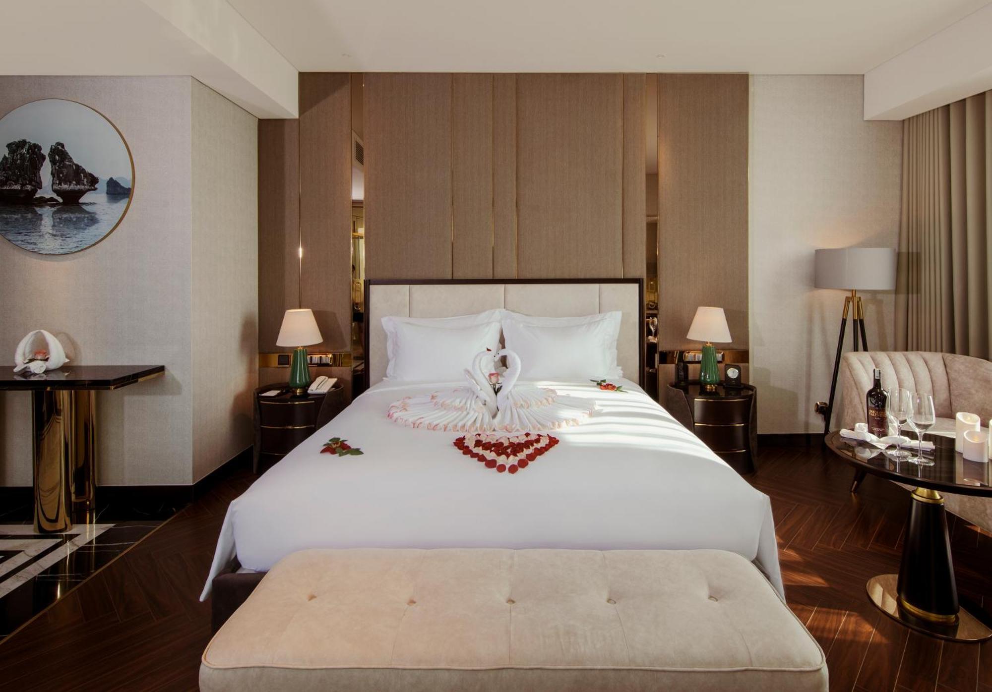 Radisson Blu Ha Long Bay Hotel Exterior photo